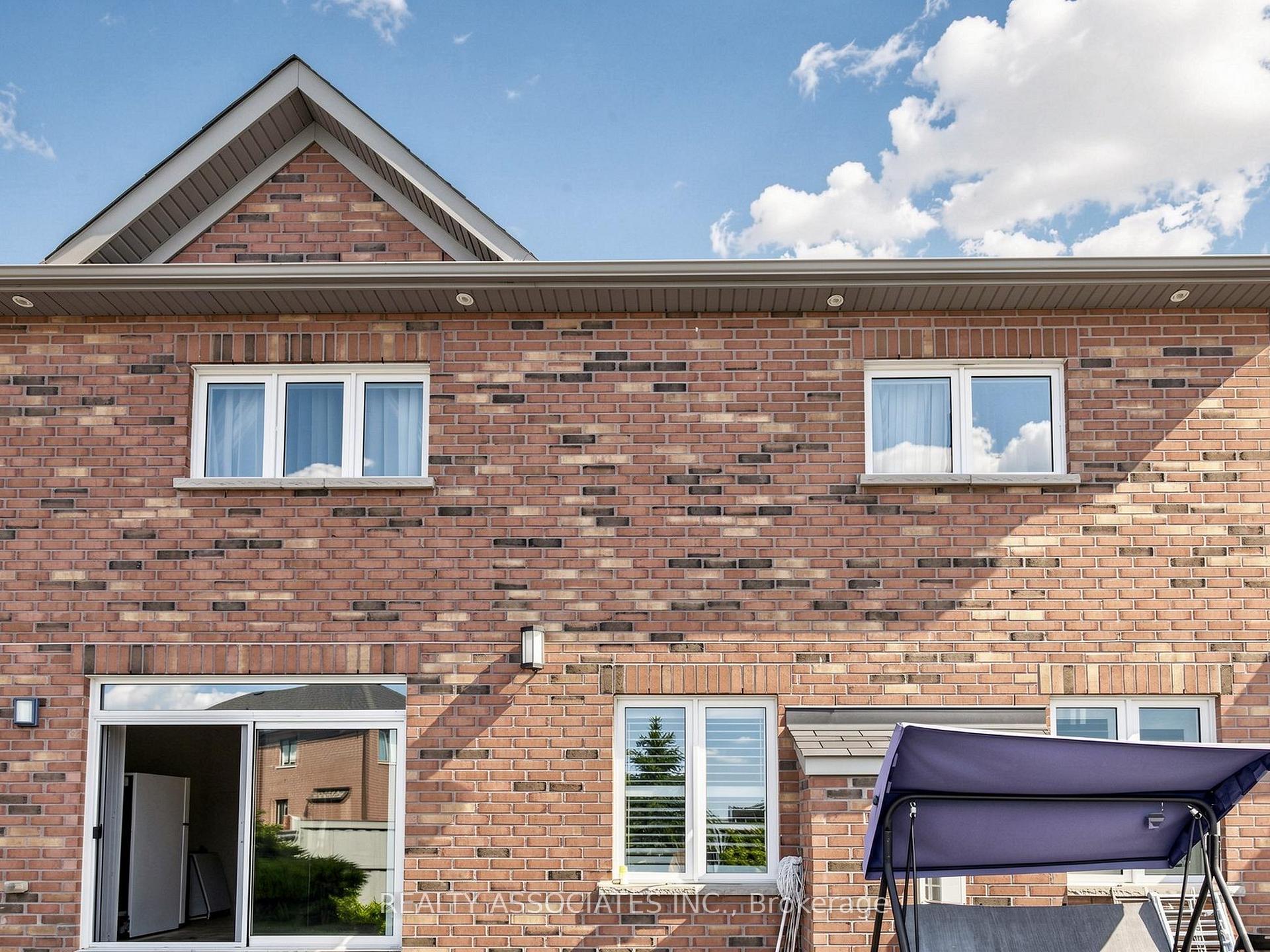 Photo 47 of 35 Godliman Road, Brampton, Credit Valley — HOMEH