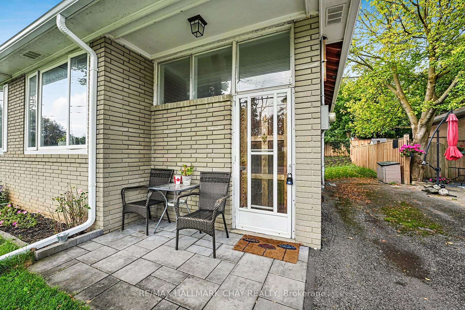 Photo 2 of 84 Longford Drive, Newmarket, Bristol-London — HOMEH