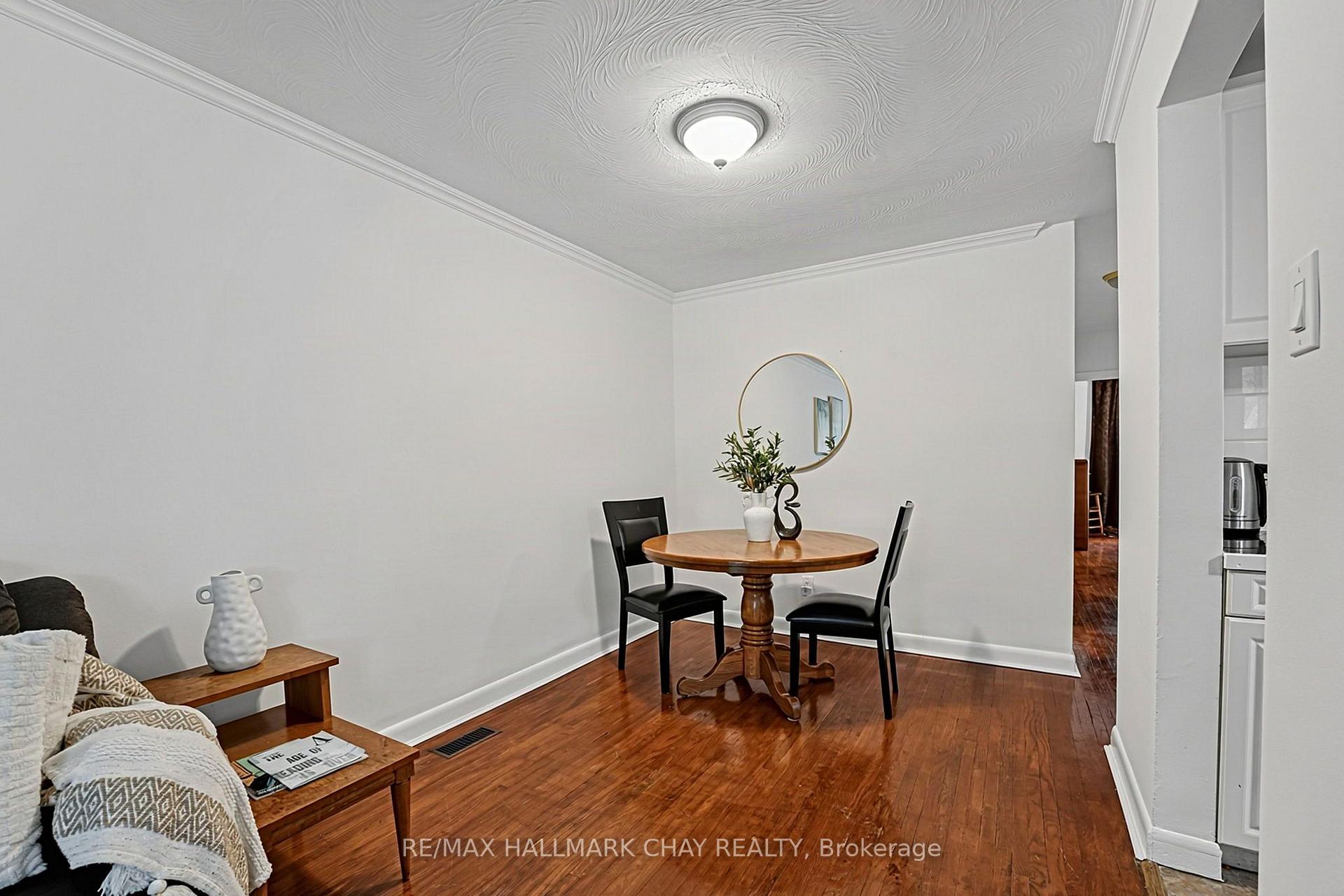 Photo 4 of 84 Longford Drive, Newmarket, Bristol-London — HOMEH