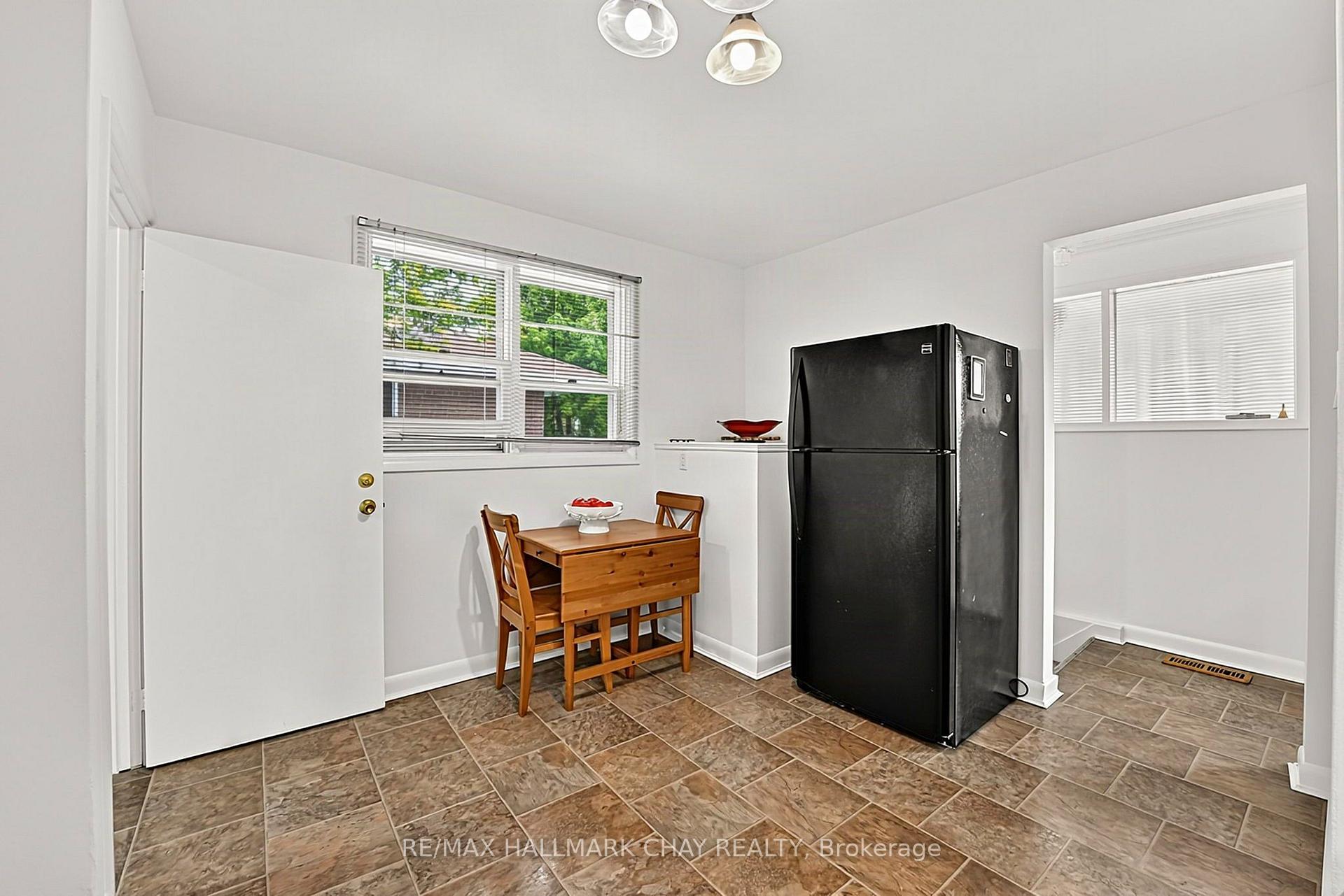 Photo 6 of 84 Longford Drive, Newmarket, Bristol-London — HOMEH
