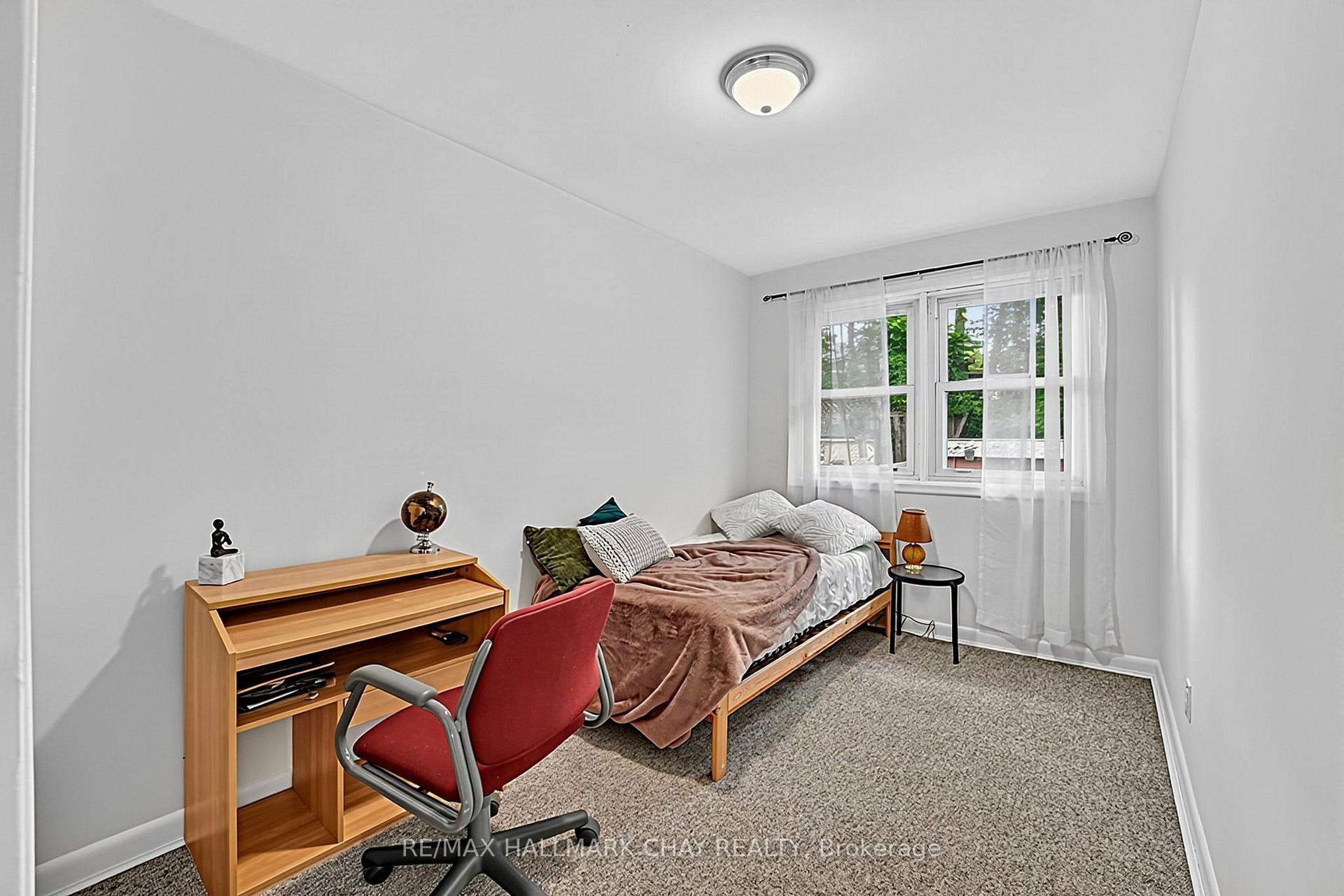 Photo 10 of 84 Longford Drive, Newmarket, Bristol-London — HOMEH