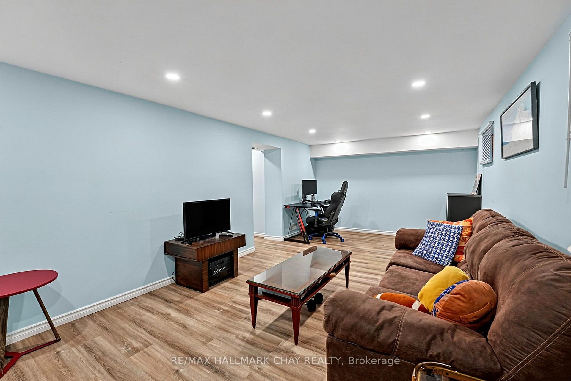 Photo 16 of 84 Longford Drive, Newmarket, Bristol-London — HOMEH