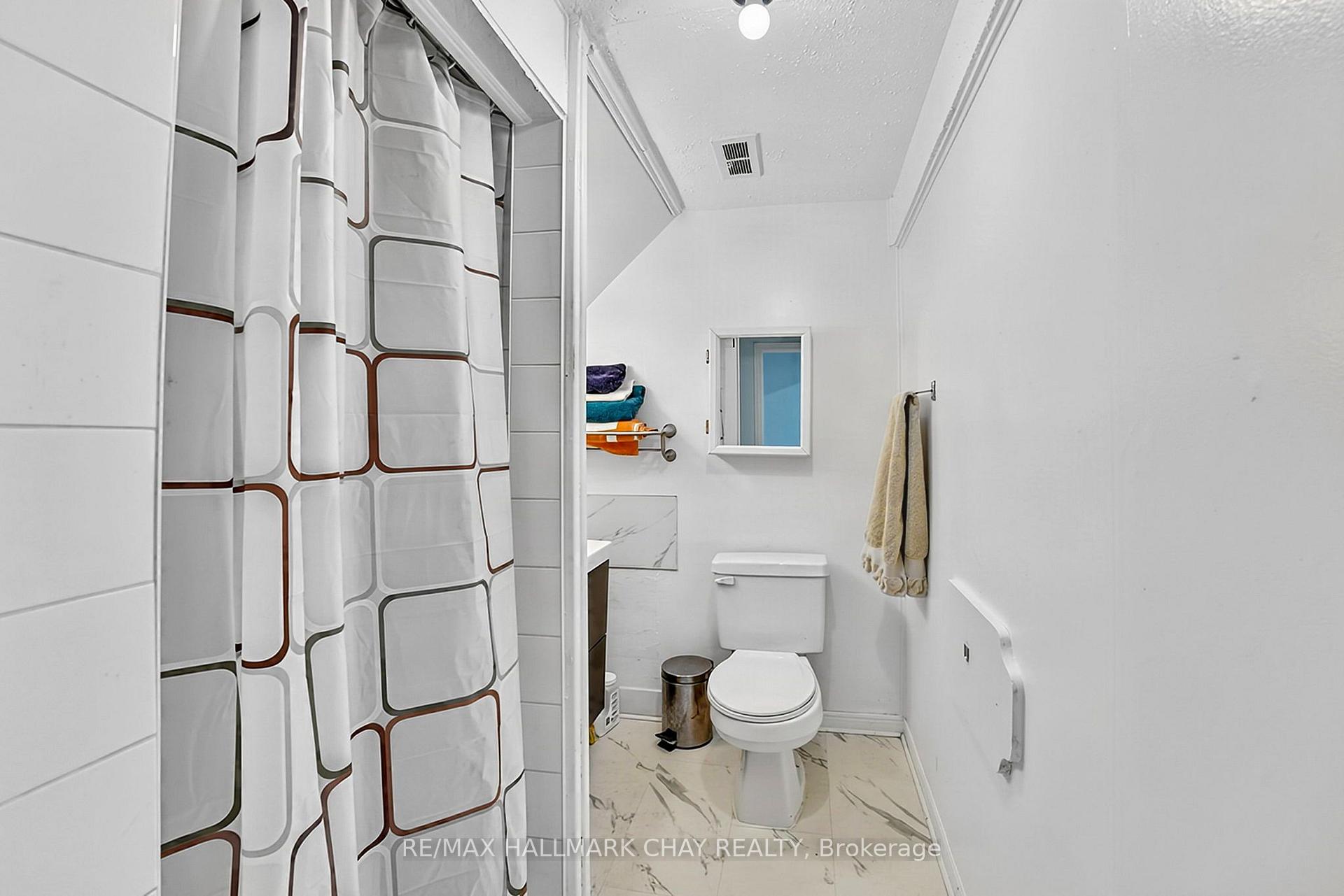 Photo 19 of 84 Longford Drive, Newmarket, Bristol-London — HOMEH