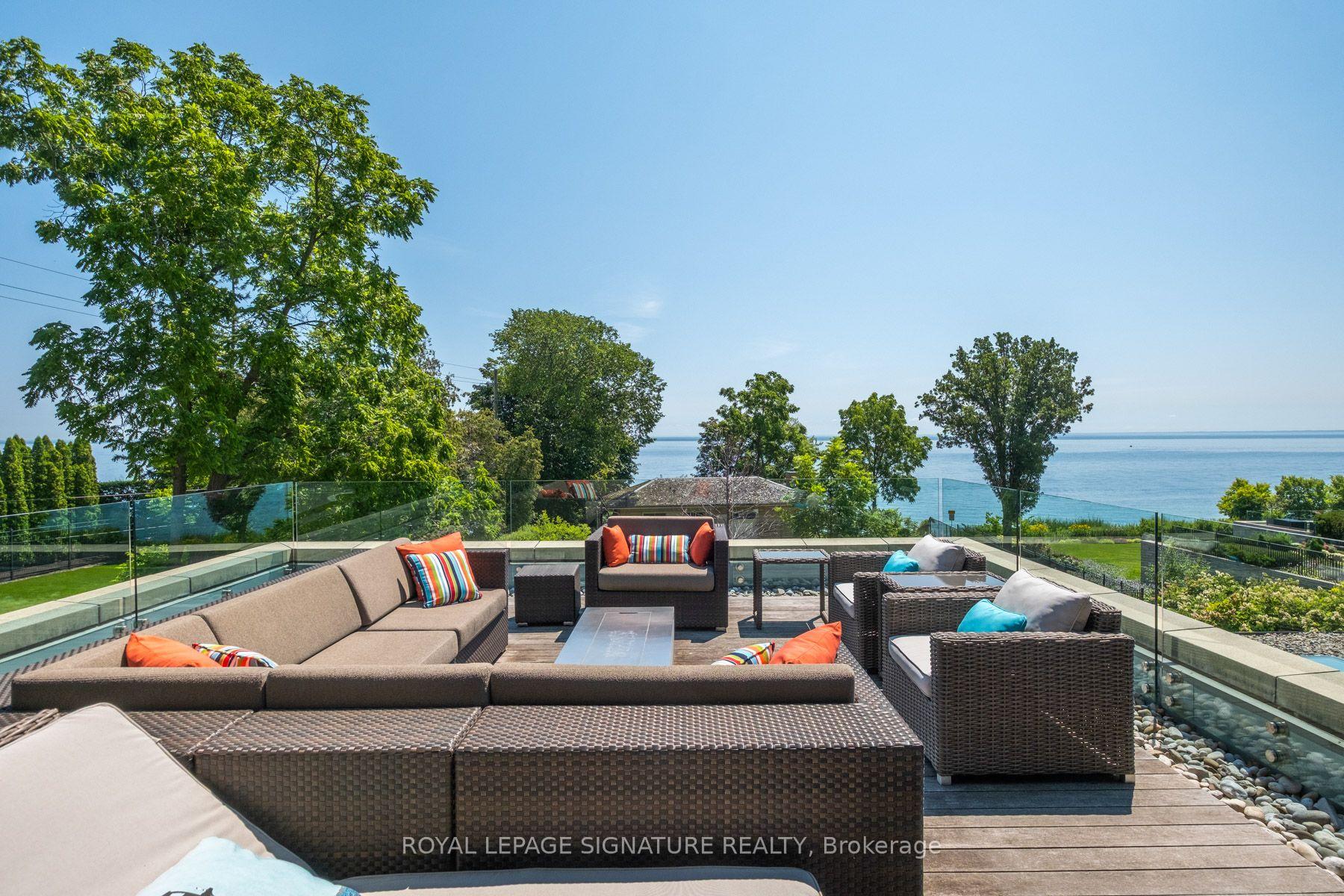 Photo 2 of Unit 30, 10 Maple Grove Drive, Oakville, Morrison — HOMEH