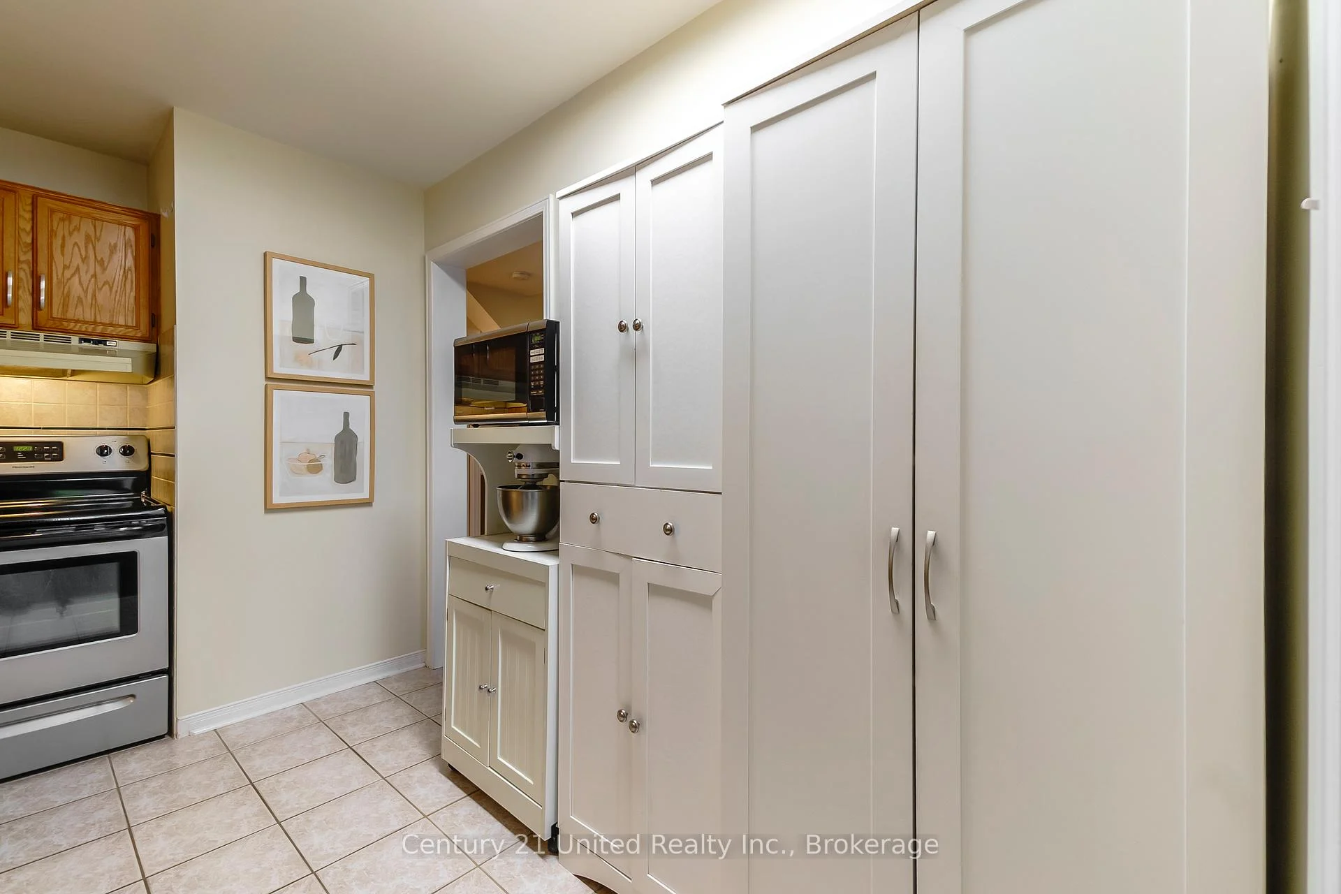 Photo 32 of Unit 15, 36 Champlain Crescent, Peterborough, Northcrest Ward 5 — HOMEH