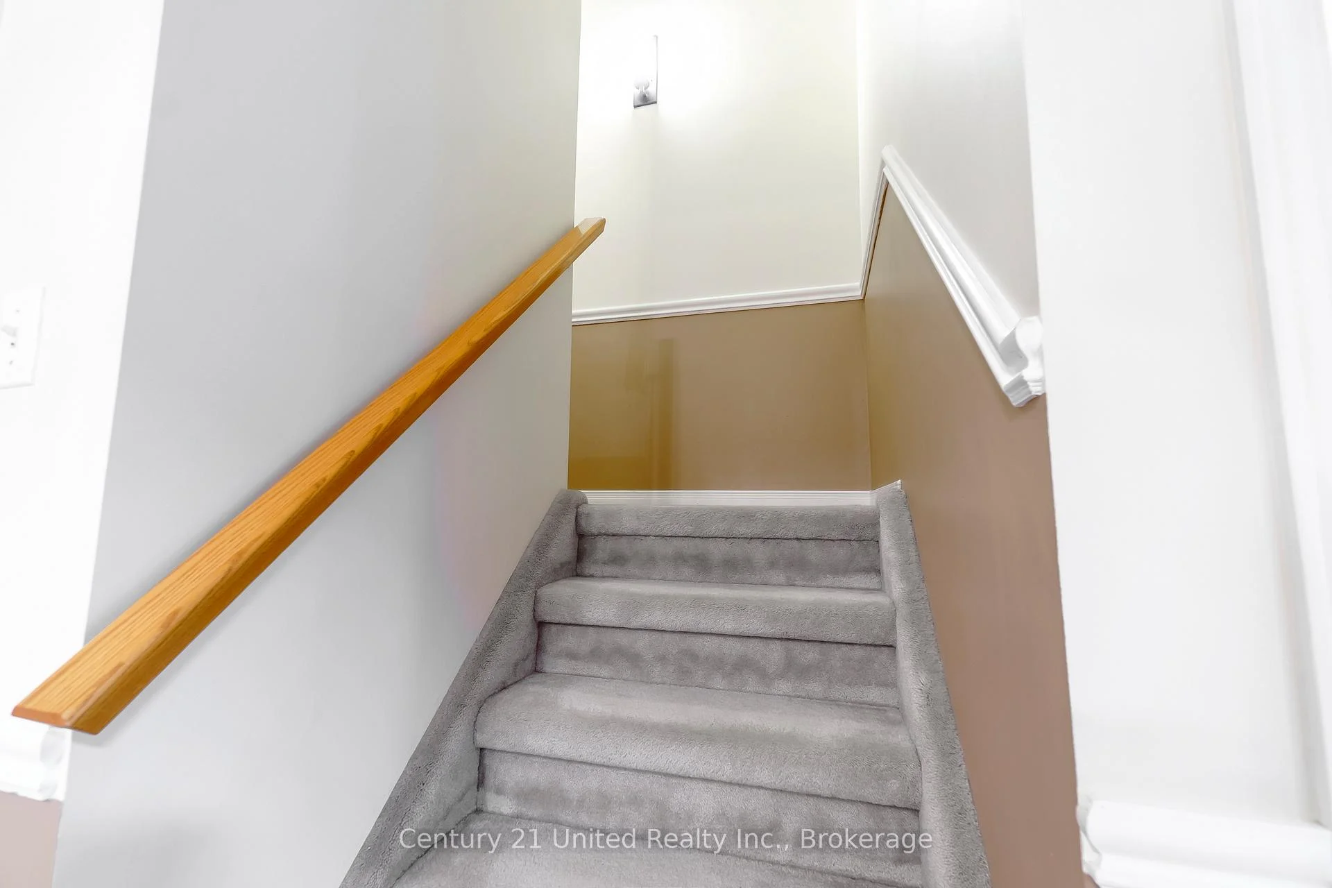 Photo 40 of Unit 15, 36 Champlain Crescent, Peterborough, Northcrest Ward 5 — HOMEH