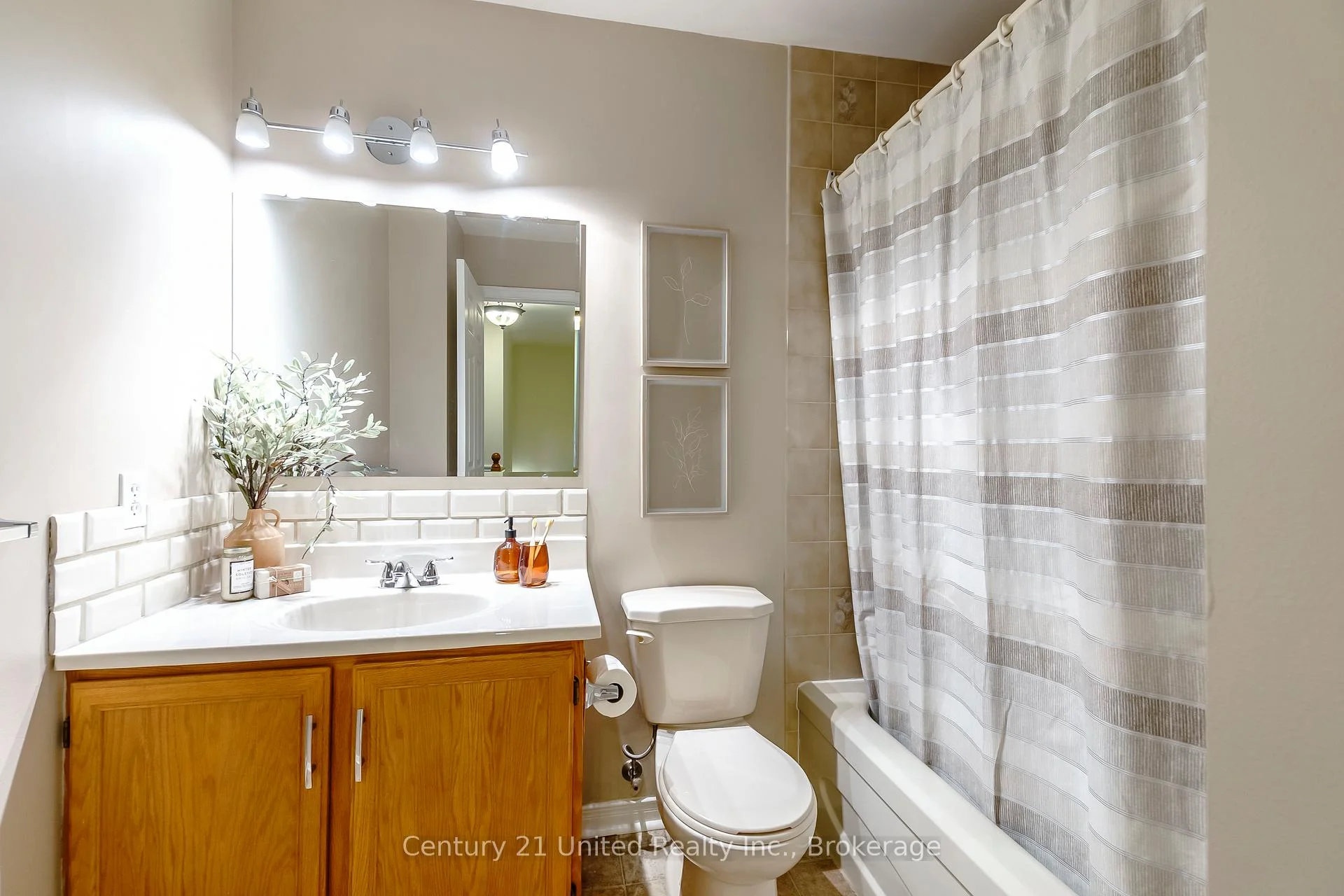 Photo 72 of Unit 15, 36 Champlain Crescent, Peterborough, Northcrest Ward 5 — HOMEH
