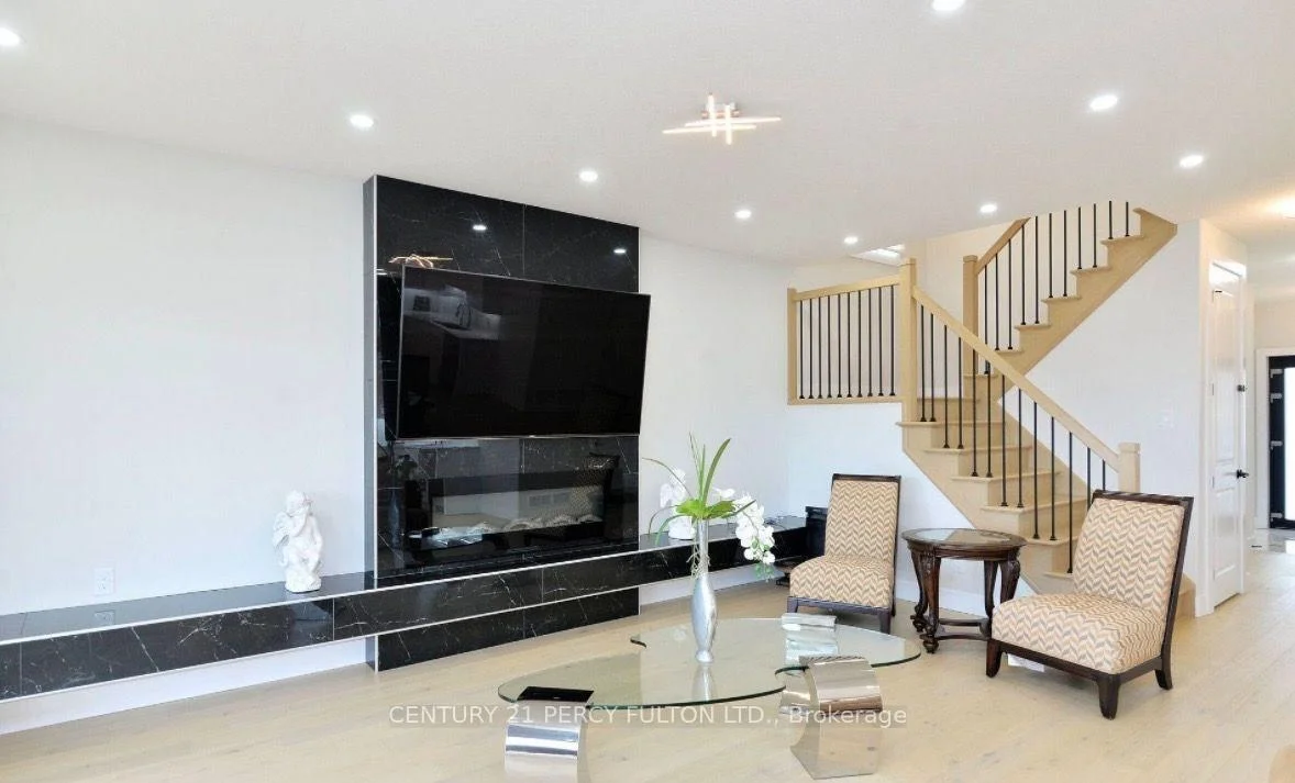 Photo 6 of 86 Grandville Circle, Brant, Paris — HOMEH