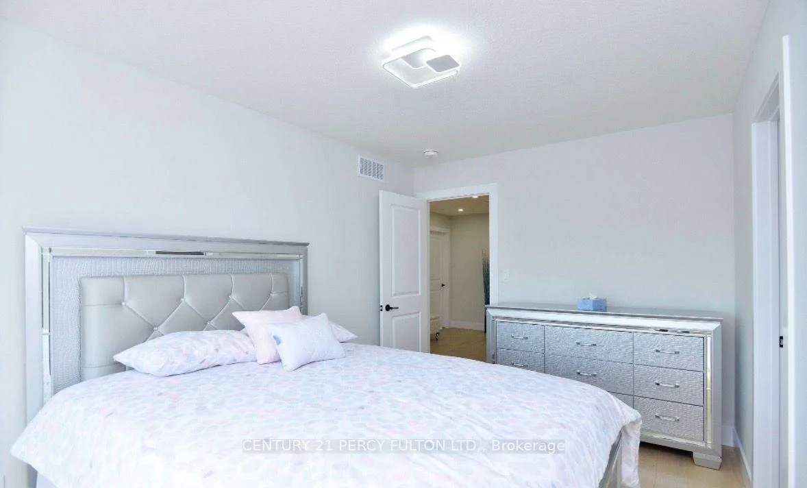 Photo 7 of 86 Grandville Circle, Brant, Paris — HOMEH