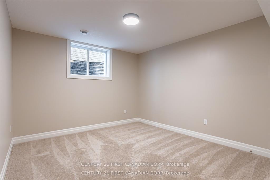 Photo 25 of 2215 Darwin Crescent, London, South V — HOMEH