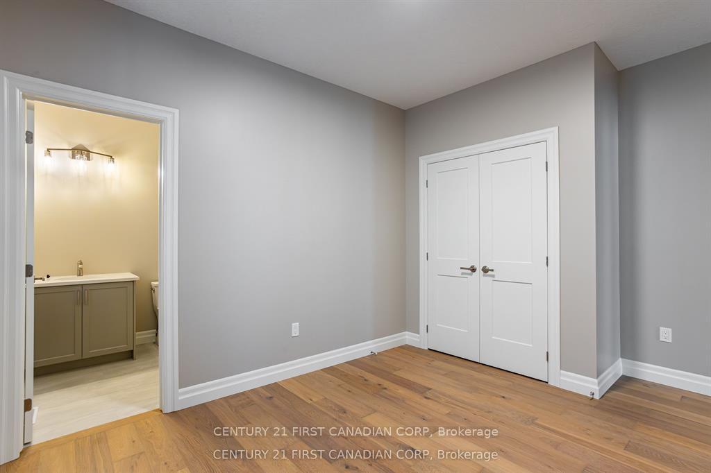 Photo 27 of 2215 Darwin Crescent, London, South V — HOMEH