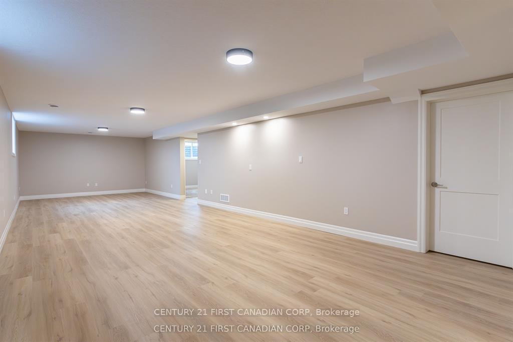 Photo 29 of 2215 Darwin Crescent, London, South V — HOMEH