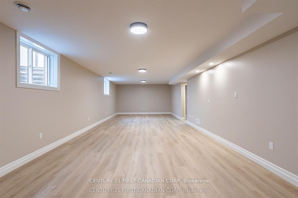 Photo 30 of 2215 Darwin Crescent, London, South V — HOMEH