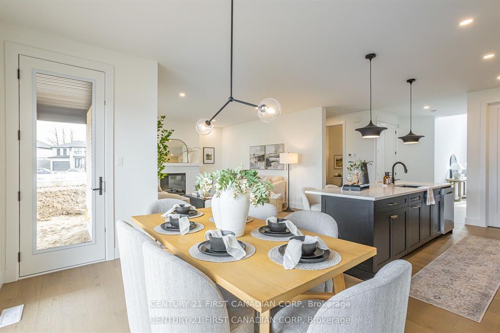 Photo 12 of 2211 Darwin Crescent, London, South V — HOMEH