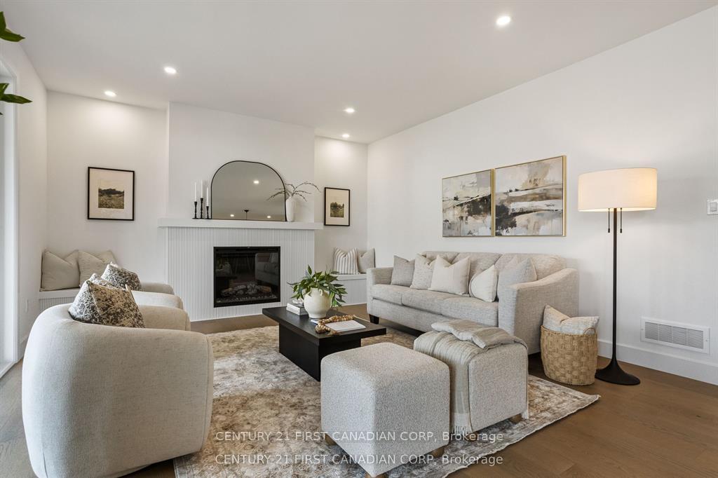 Photo 14 of 2211 Darwin Crescent, London, South V — HOMEH