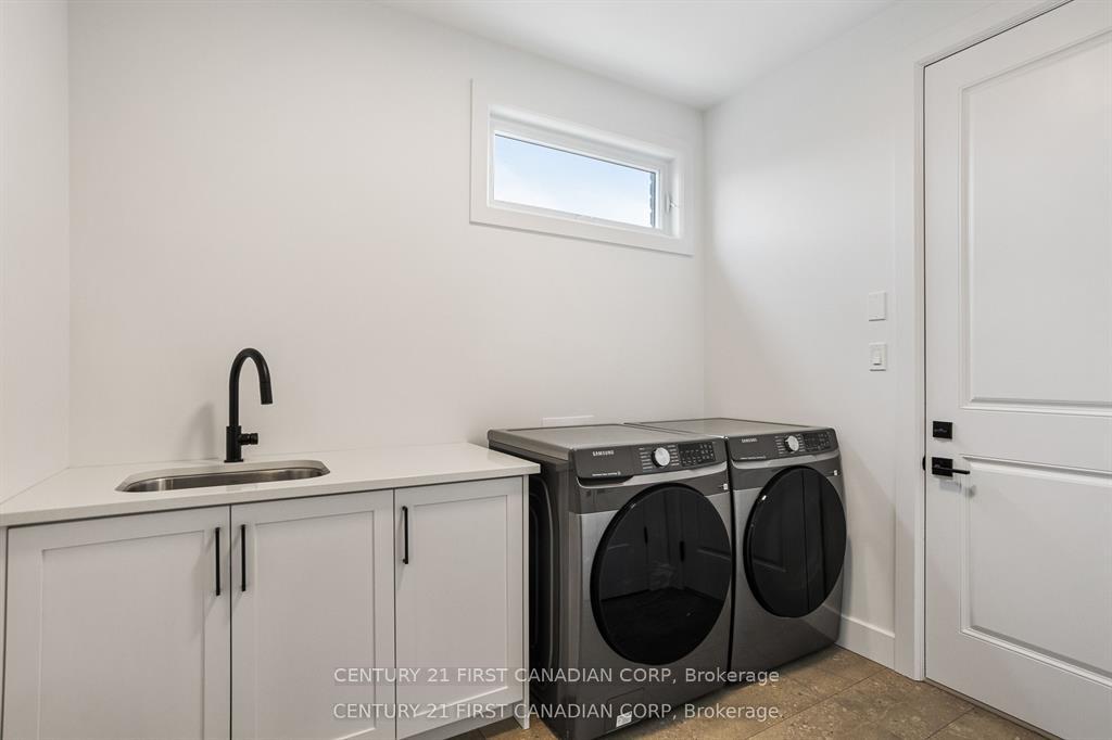 Photo 16 of 2211 Darwin Crescent, London, South V — HOMEH