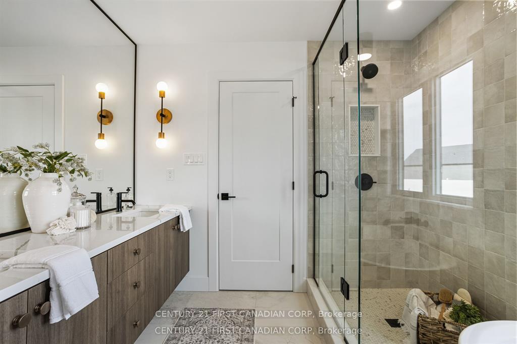 Photo 21 of 2211 Darwin Crescent, London, South V — HOMEH