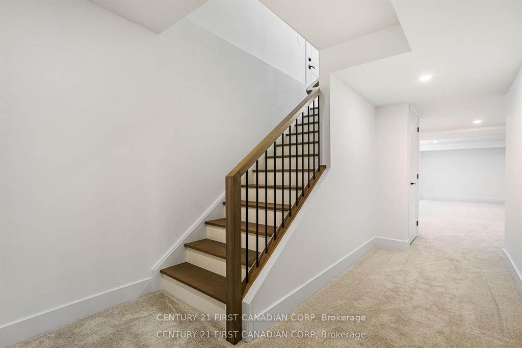 Photo 26 of 2211 Darwin Crescent, London, South V — HOMEH