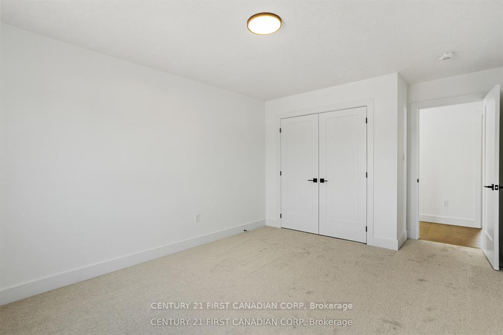 Photo 29 of 2211 Darwin Crescent, London, South V — HOMEH