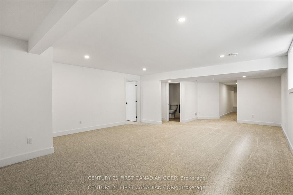 Photo 32 of 2211 Darwin Crescent, London, South V — HOMEH