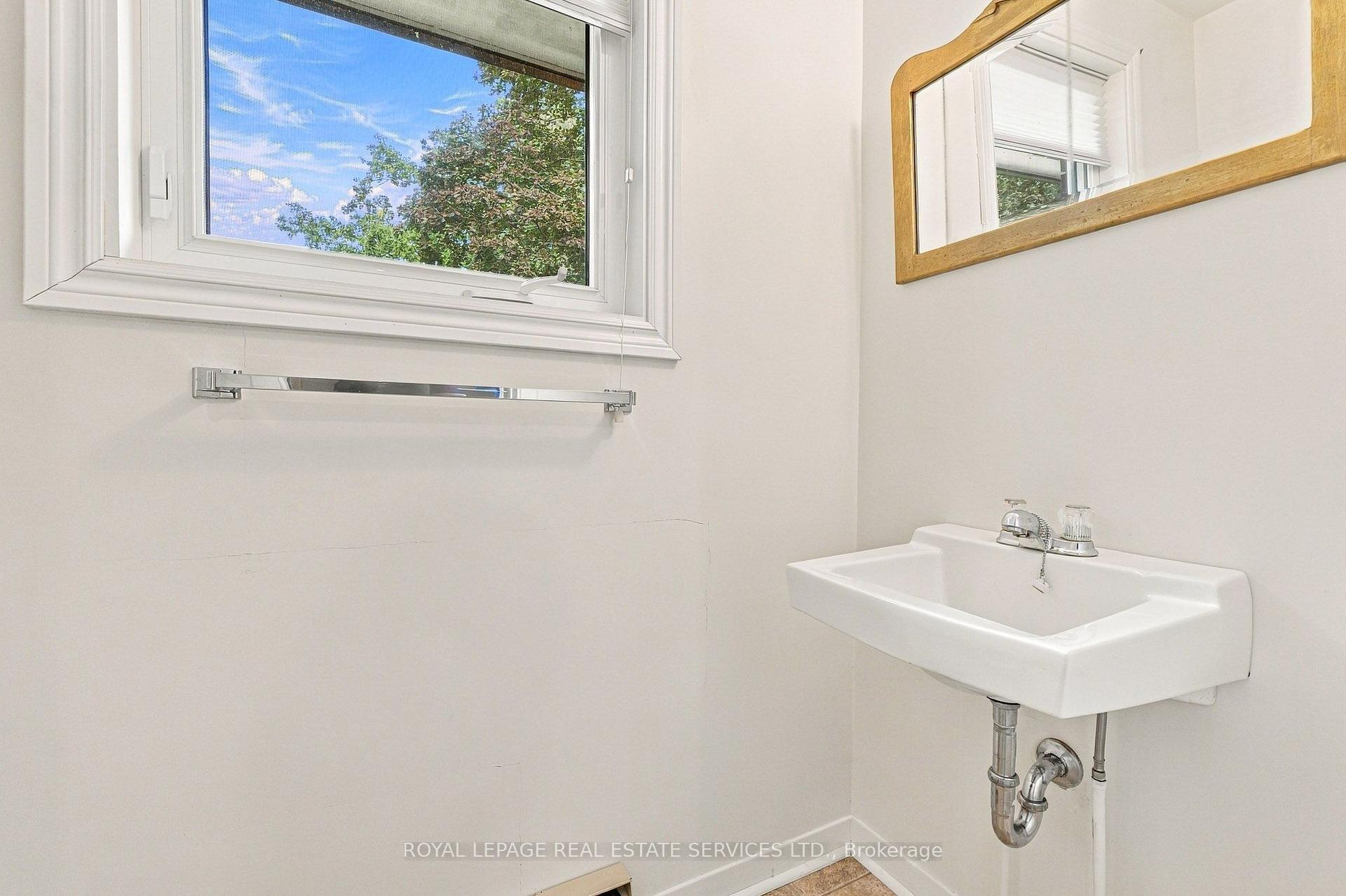 Photo 8 of 5150 Tremaine Road, Milton, Rural Milton West — HOMEH