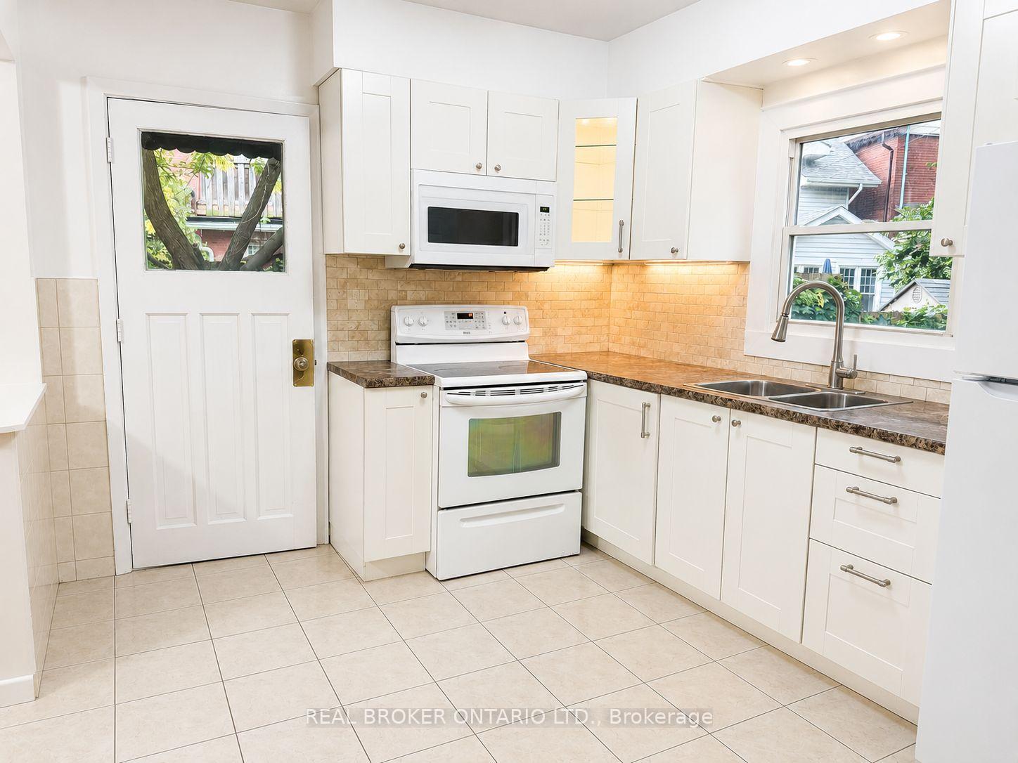 Photo 5 of Unit Upper, 272 Stinson Crescent, Hamilton, St. Clair — HOMEH