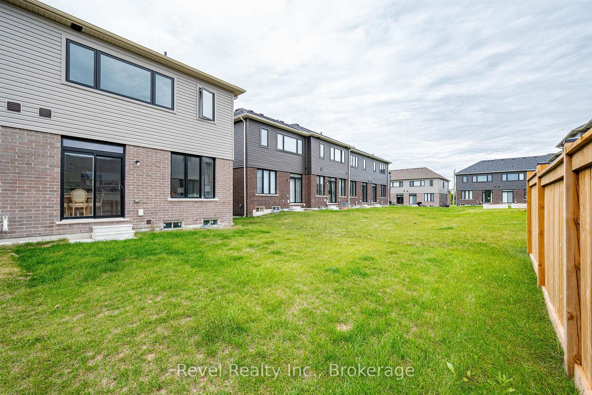 Photo 74 of 38 Hickey Lane, Kawartha Lakes, Lindsay — HOMEH