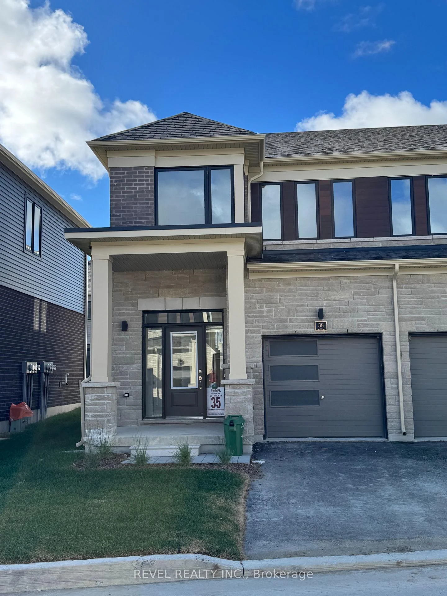 Photo 4 of 38 Hickey Lane, Kawartha Lakes, Lindsay — HOMEH