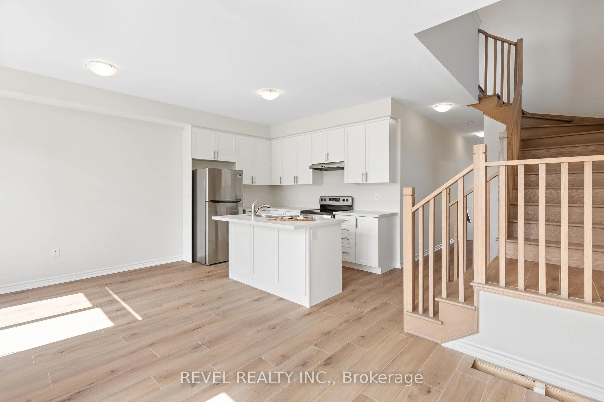 Photo 19 of 38 Hickey Lane, Kawartha Lakes, Lindsay — HOMEH