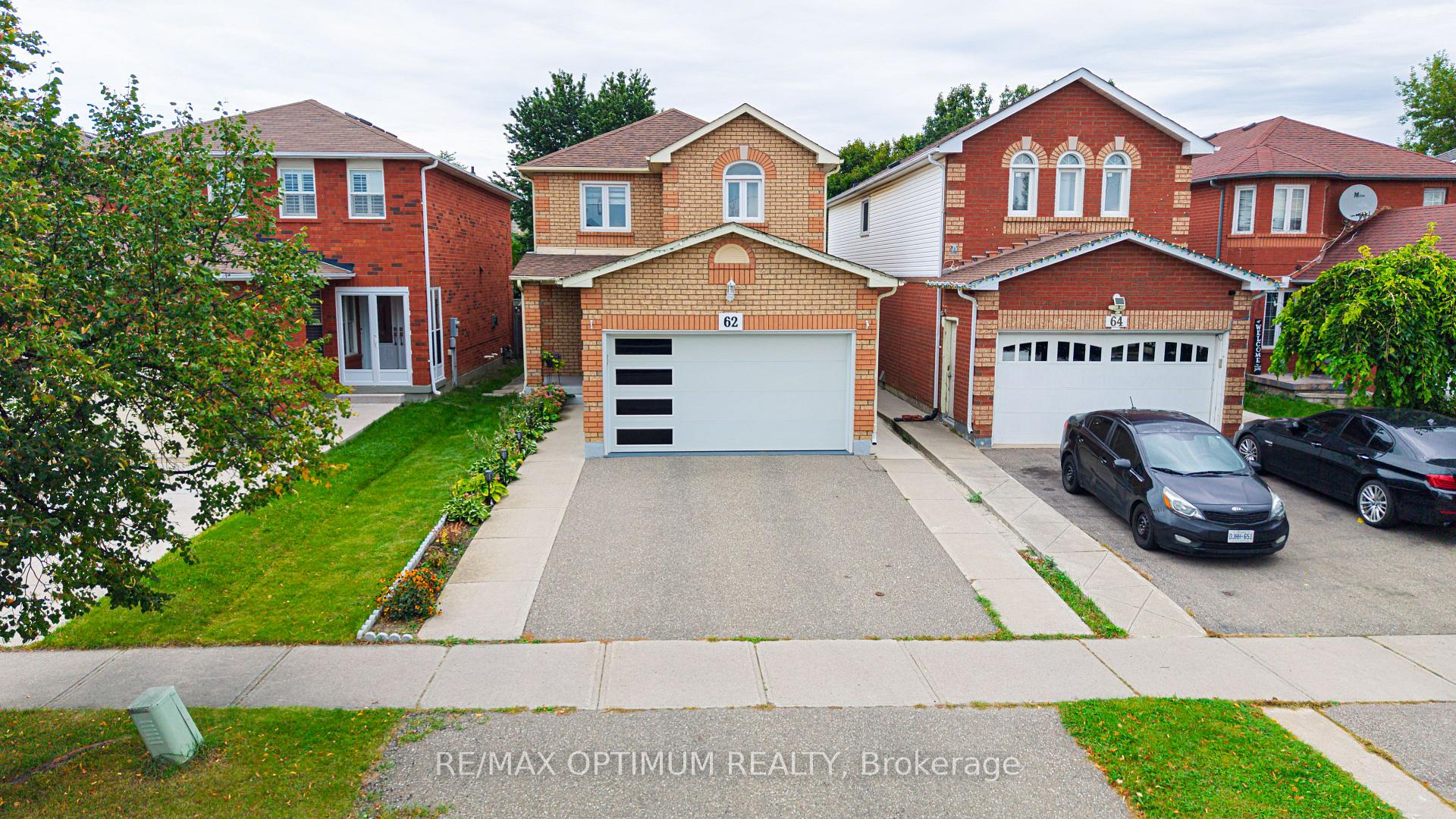 Photo 3 of 62 Meadowlark Drive, Brampton, Fletcher's Creek South — HOMEH