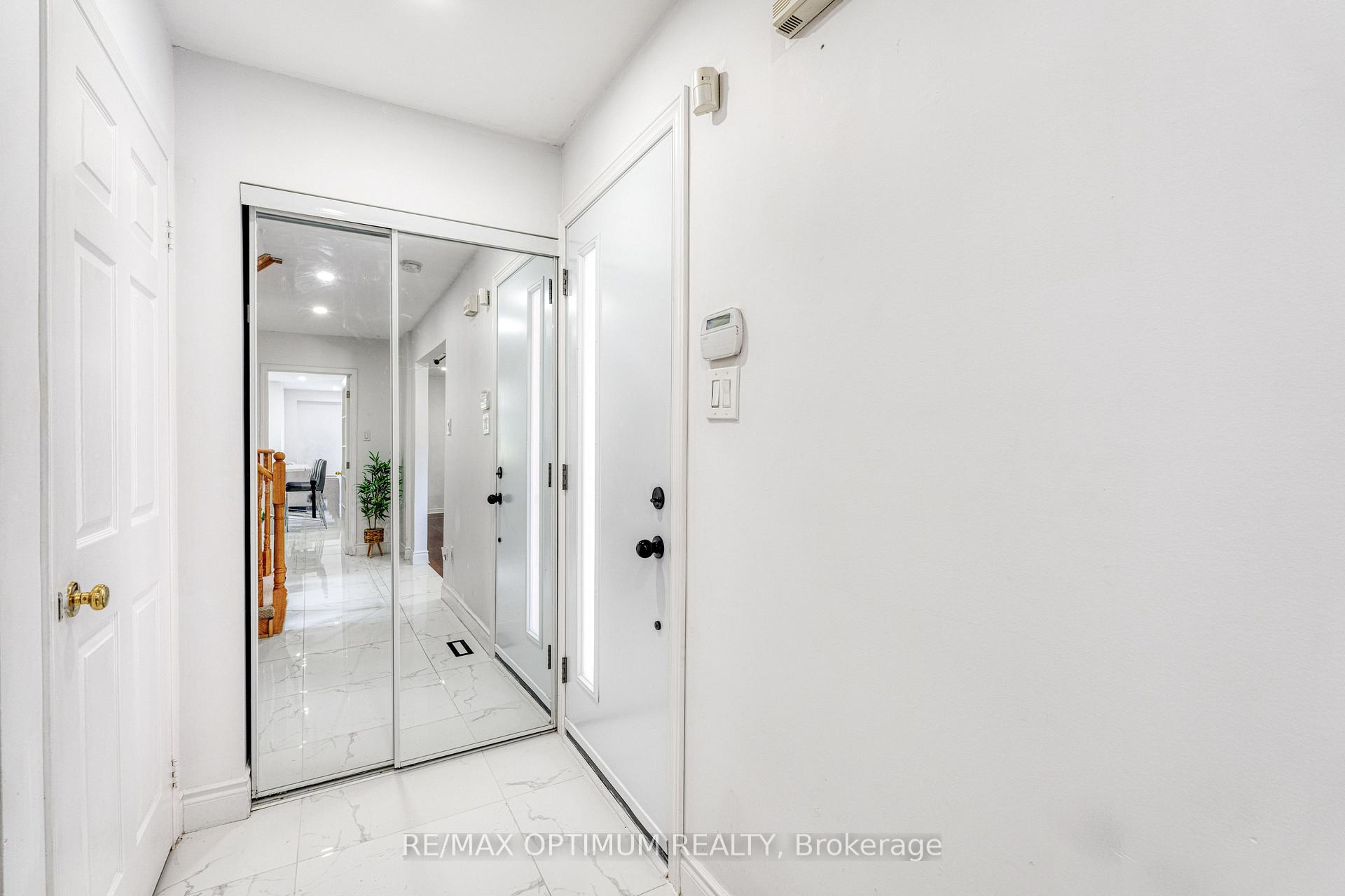 Photo 6 of 62 Meadowlark Drive, Brampton, Fletcher's Creek South — HOMEH