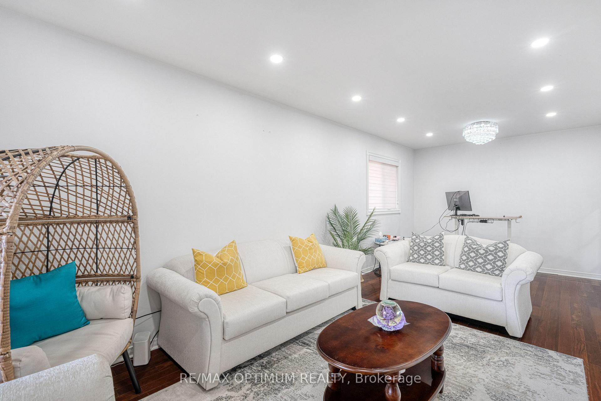 Photo 8 of 62 Meadowlark Drive, Brampton, Fletcher's Creek South — HOMEH