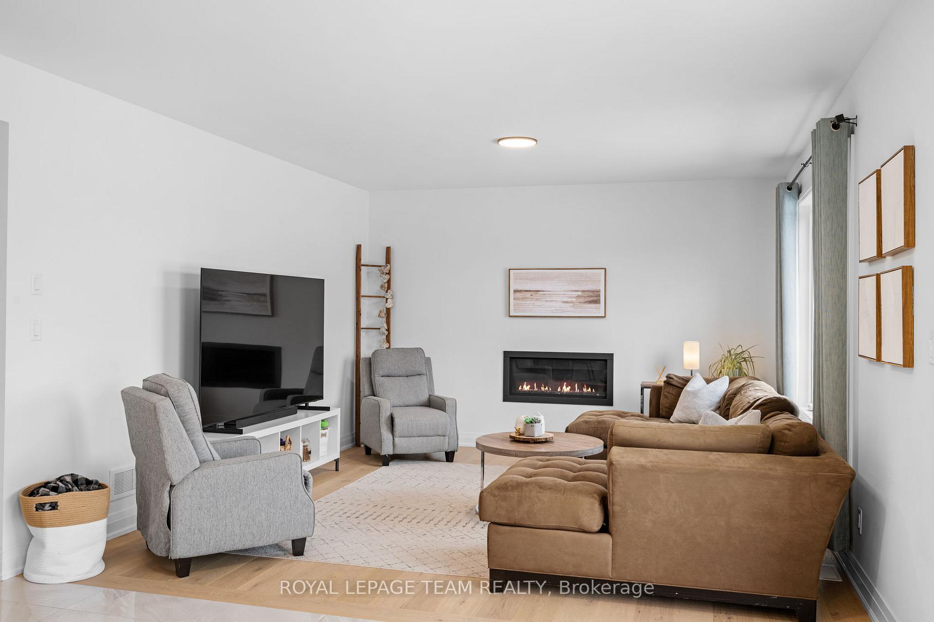 Photo 13 of 437 Fleet Canuck Private, Ottawa, Huntley Ward (South East) — HOMEH
