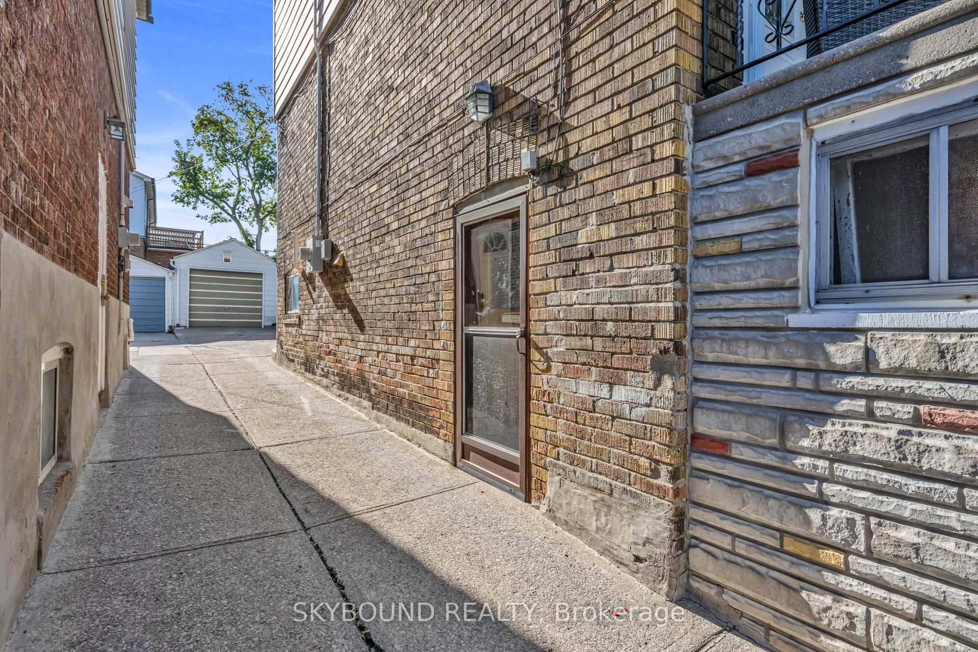Photo 26 of 30 Woodmount Avenue, Toronto, Danforth — HOMEH