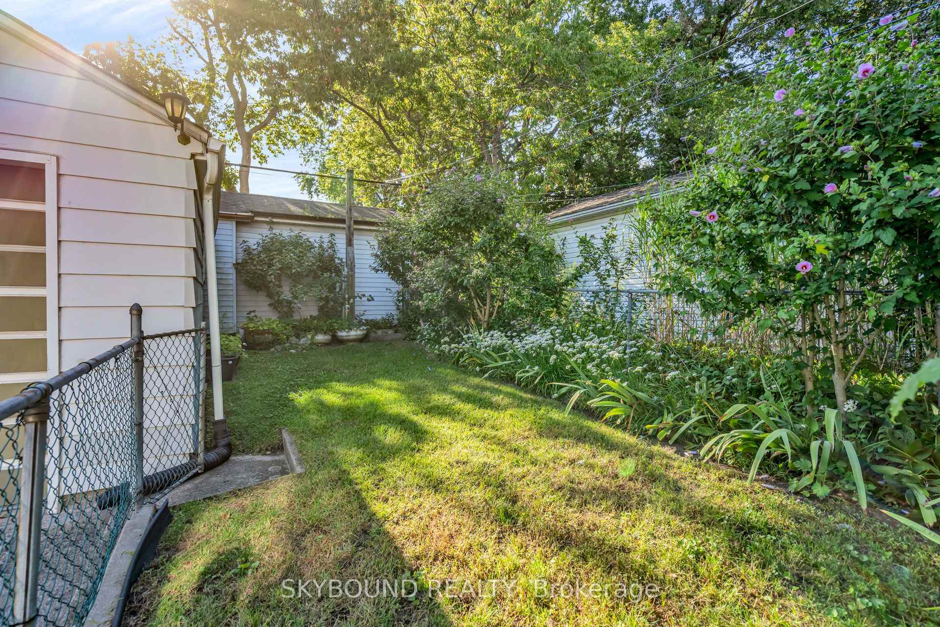 Photo 29 of 30 Woodmount Avenue, Toronto, Danforth — HOMEH