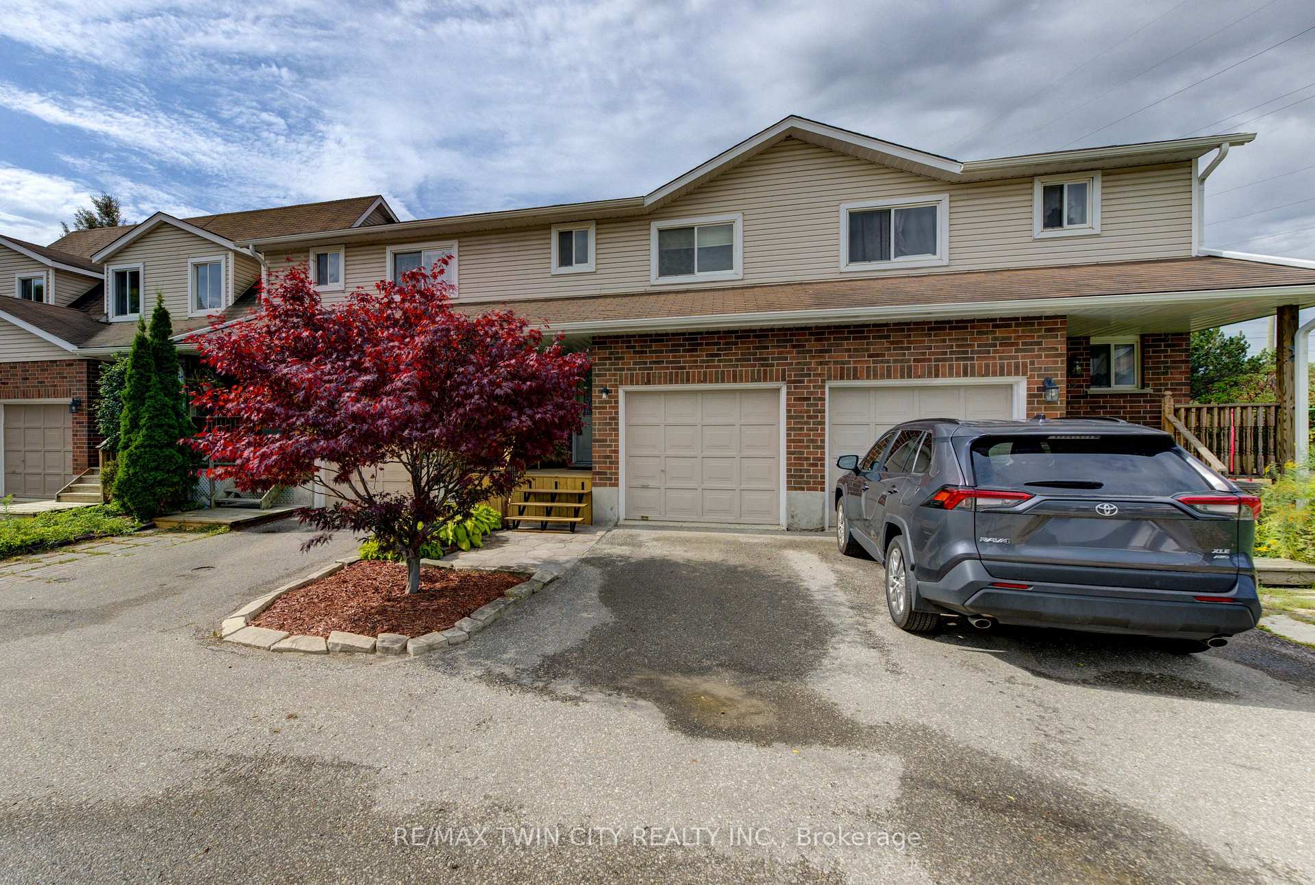 Photo 2 of Unit 4, 360 Cornridge Place, Waterloo, Upper Beechwood — HOMEH
