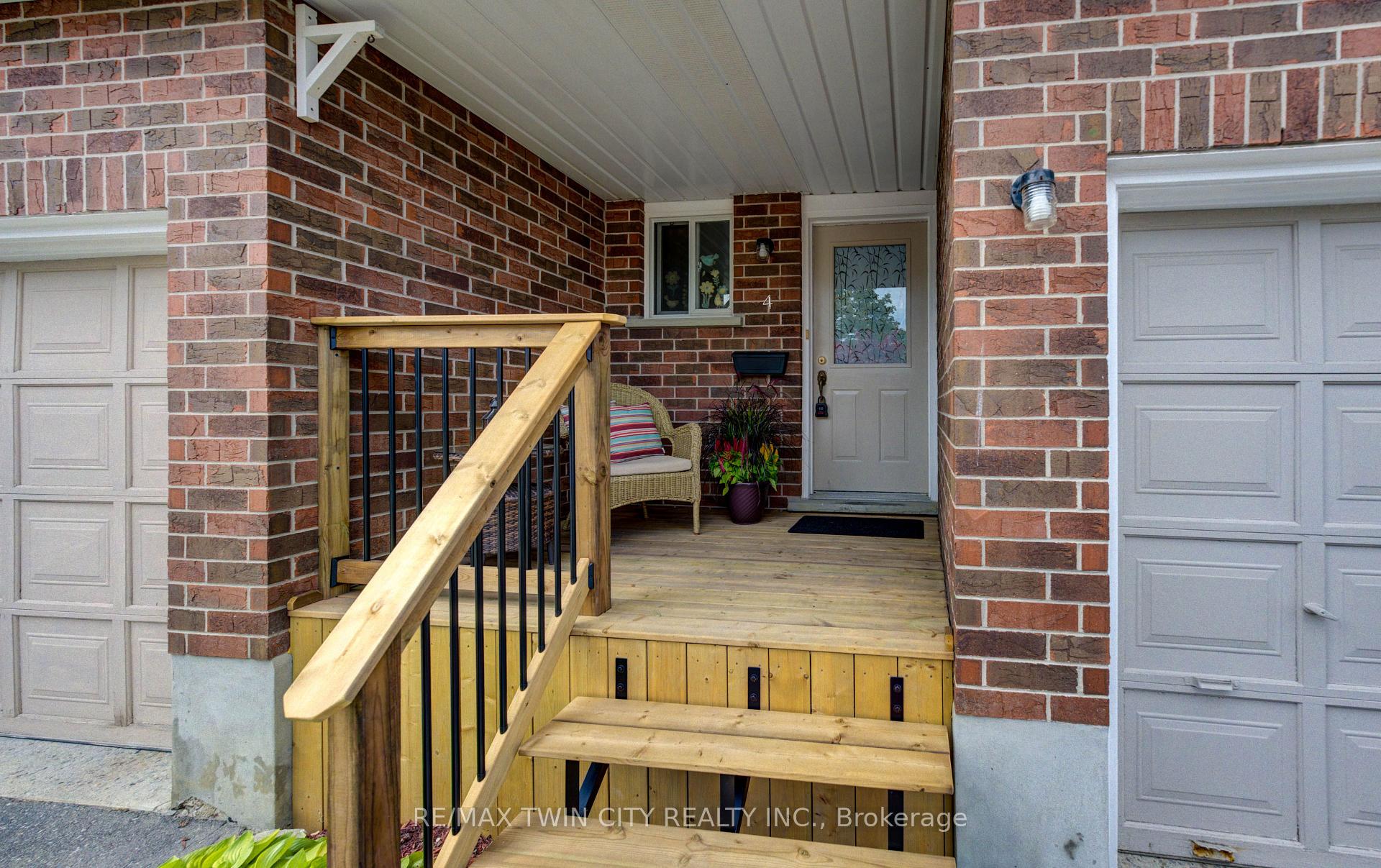 Photo 4 of Unit 4, 360 Cornridge Place, Waterloo, Upper Beechwood — HOMEH