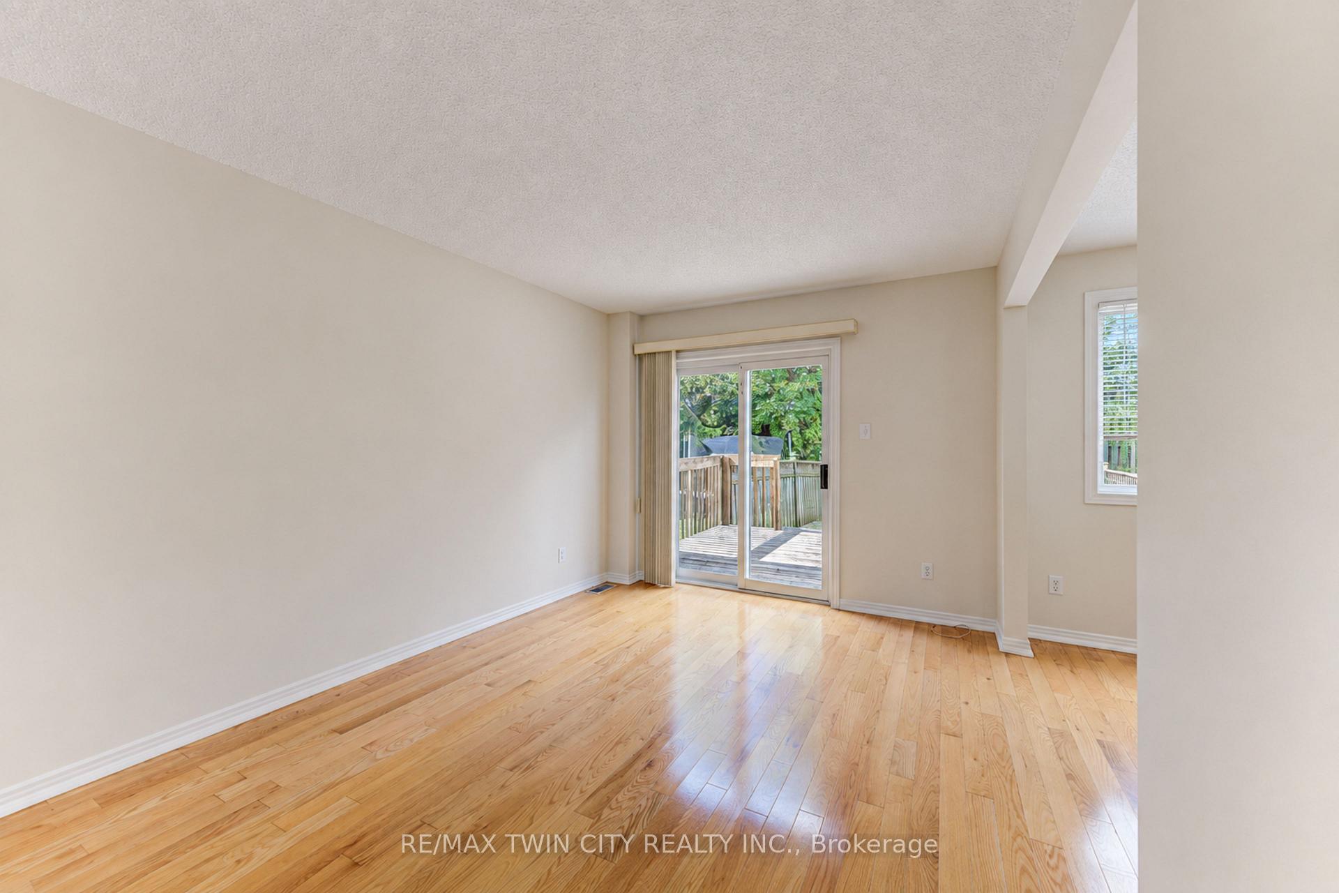 Photo 19 of Unit 4, 360 Cornridge Place, Waterloo, Upper Beechwood — HOMEH