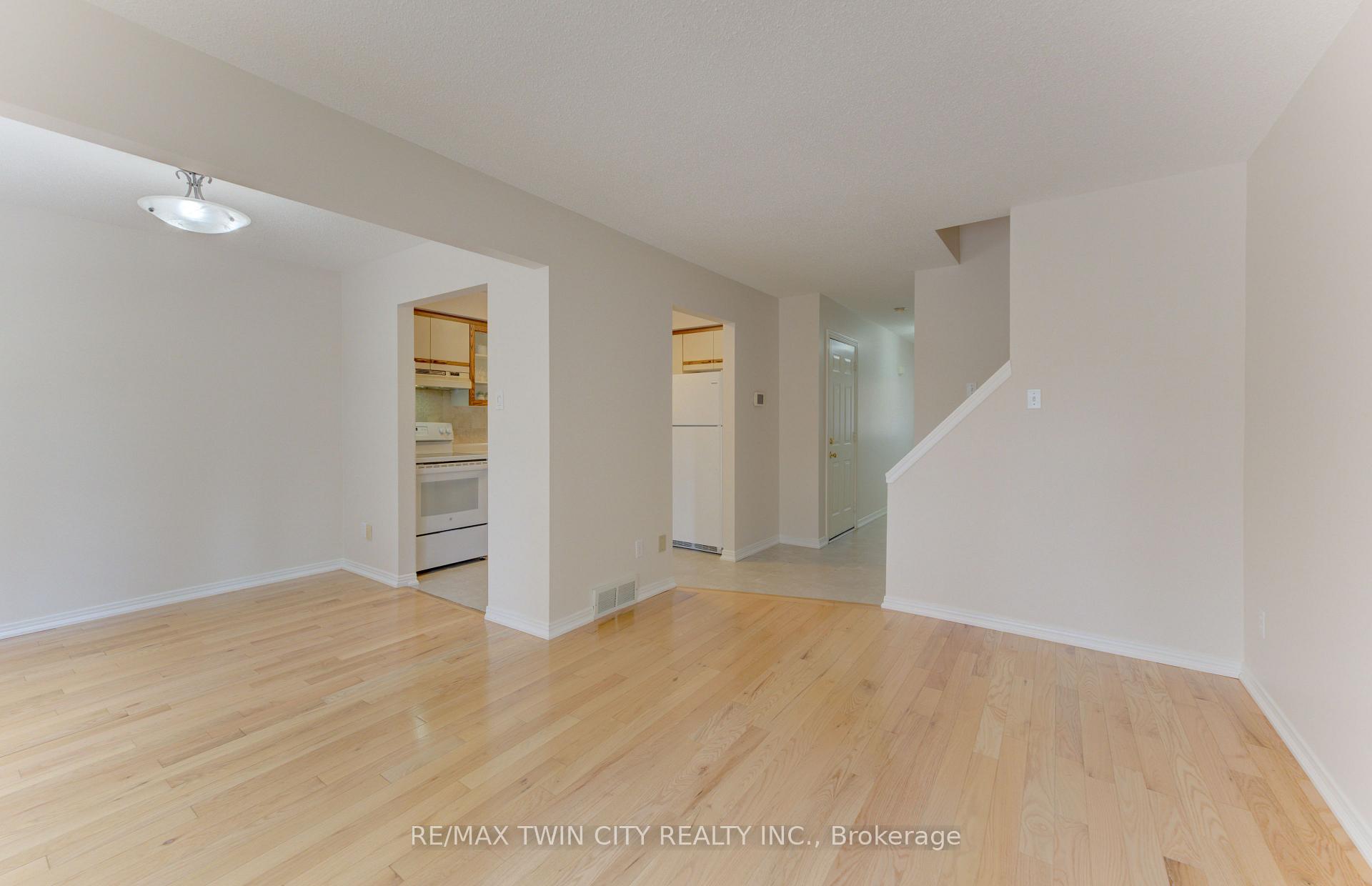 Photo 10 of Unit 4, 360 Cornridge Place, Waterloo, Upper Beechwood — HOMEH