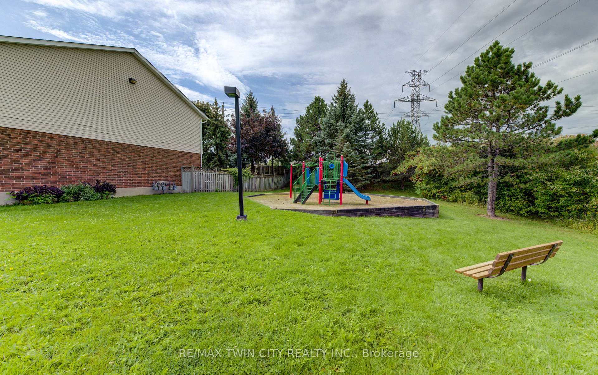 Photo 41 of Unit 4, 360 Cornridge Place, Waterloo, Upper Beechwood — HOMEH