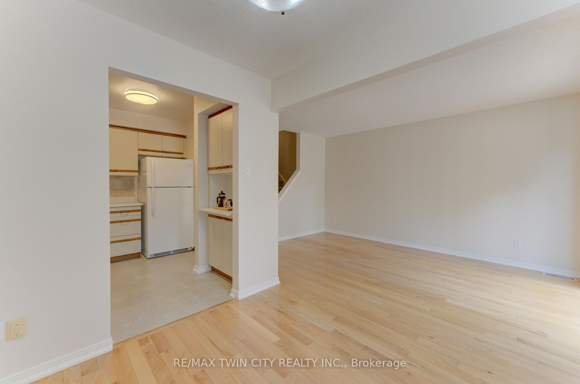 Photo 15 of Unit 4, 360 Cornridge Place, Waterloo, Upper Beechwood — HOMEH