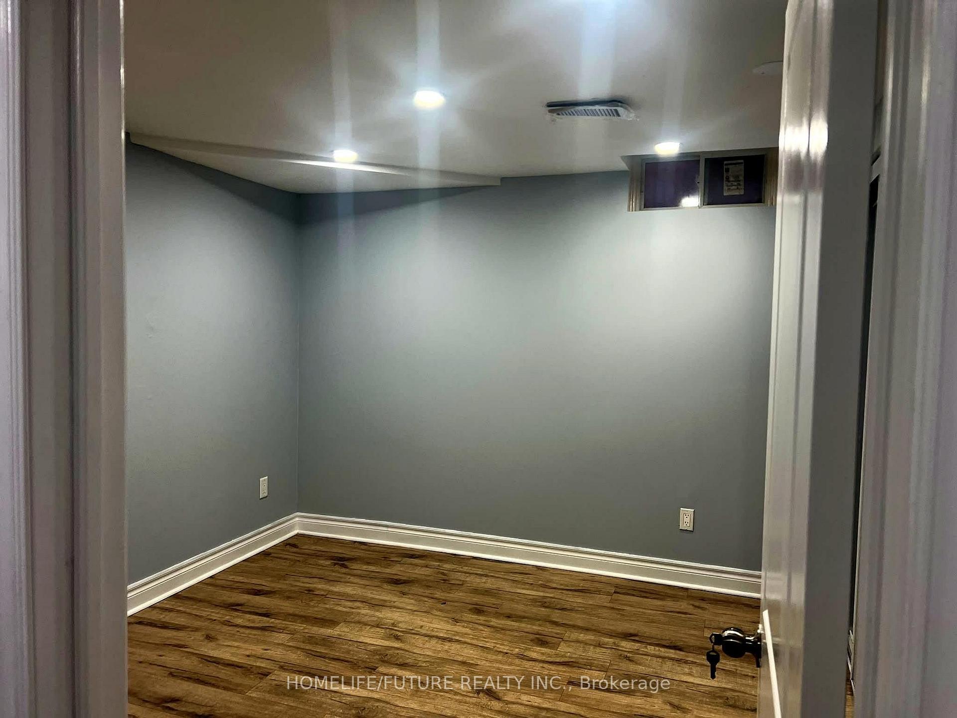 Photo 5 of Unit Bsmt, 43 Fairty Drive, Markham, Middlefield — HOMEH
