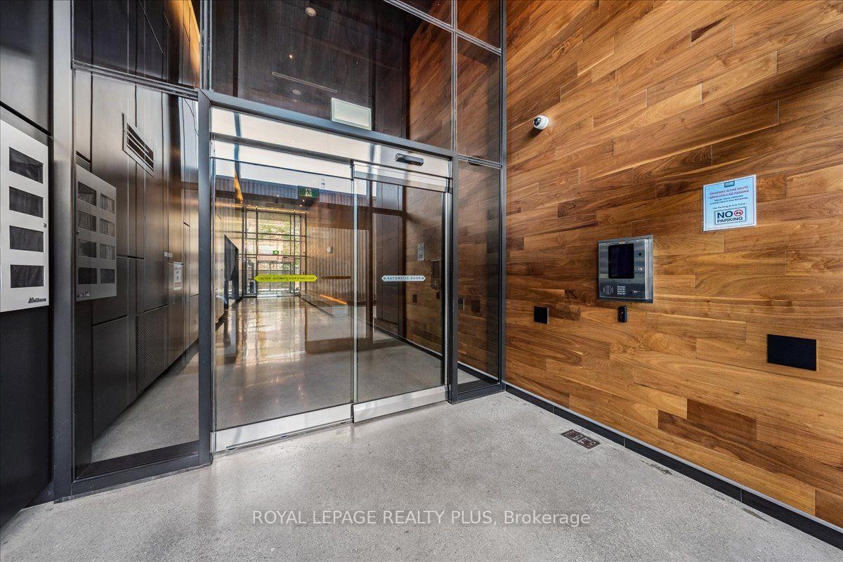 Photo 3 of Unit 207, 383 Sorauren Avenue, Toronto, Roncesvalles — HOMEH