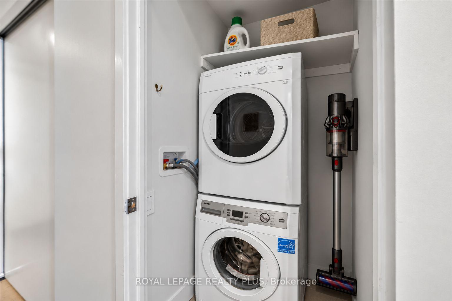 Photo 8 of Unit 207, 383 Sorauren Avenue, Toronto, Roncesvalles — HOMEH