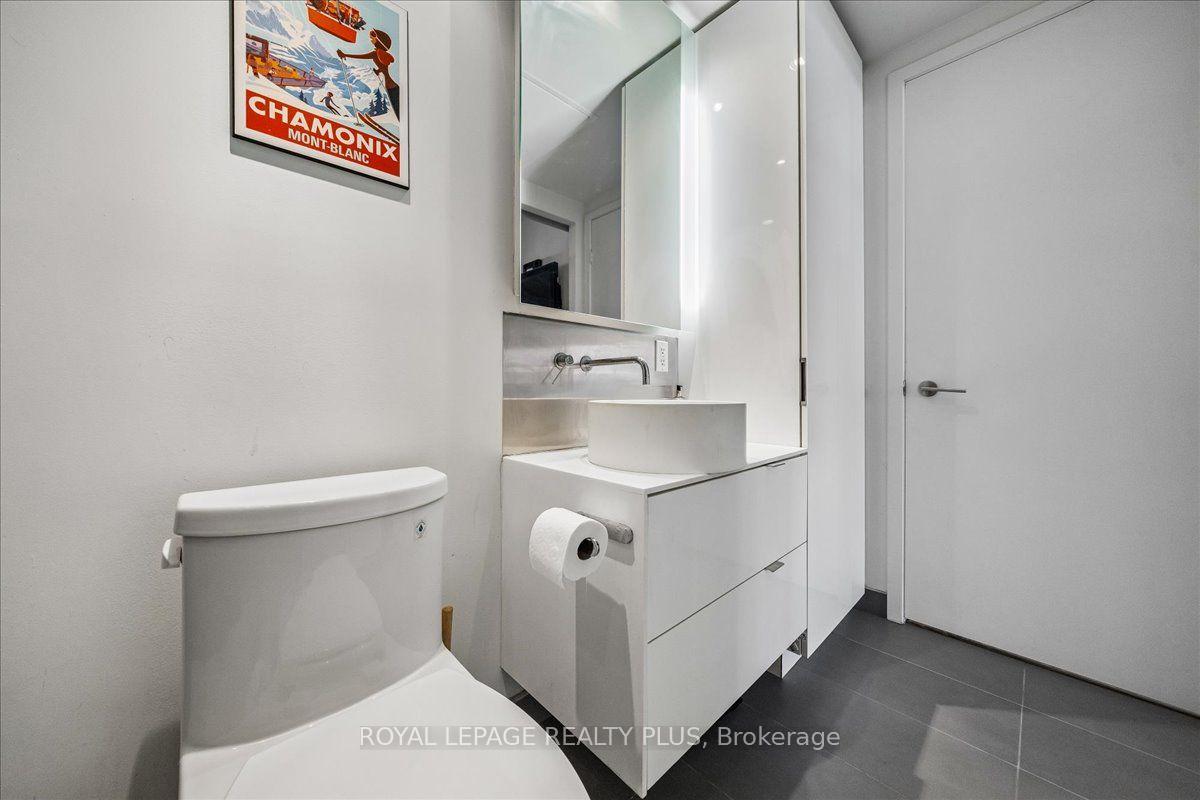 Photo 12 of Unit 207, 383 Sorauren Avenue, Toronto, Roncesvalles — HOMEH
