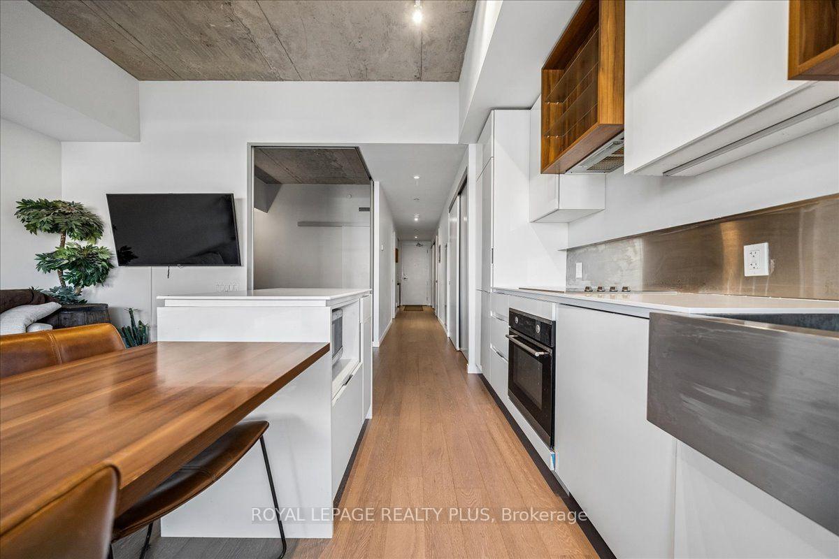 Photo 15 of Unit 207, 383 Sorauren Avenue, Toronto, Roncesvalles — HOMEH