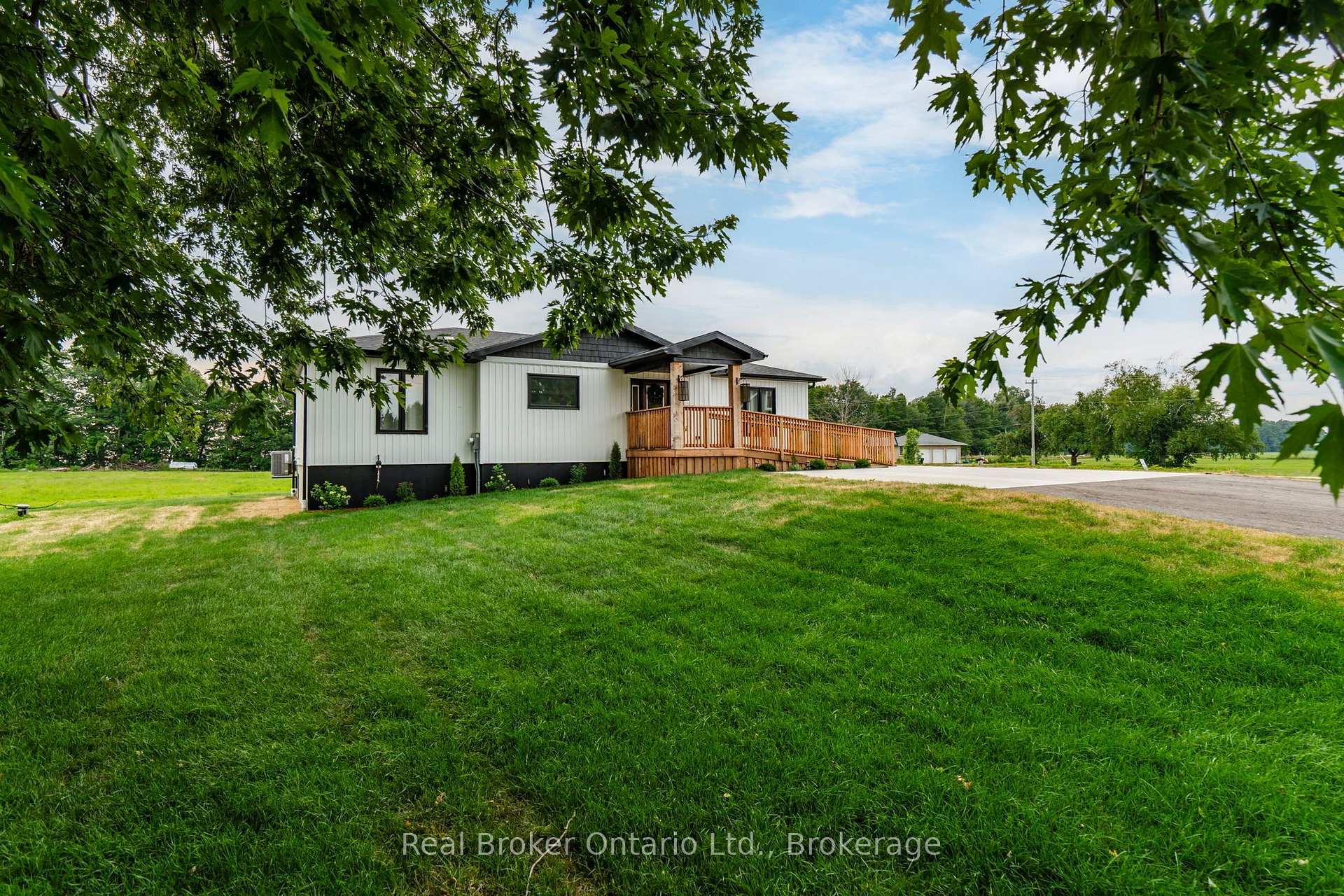 Photo 2 of 597 Lafontaine Road W, Tiny, Rural Tiny — HOMEH