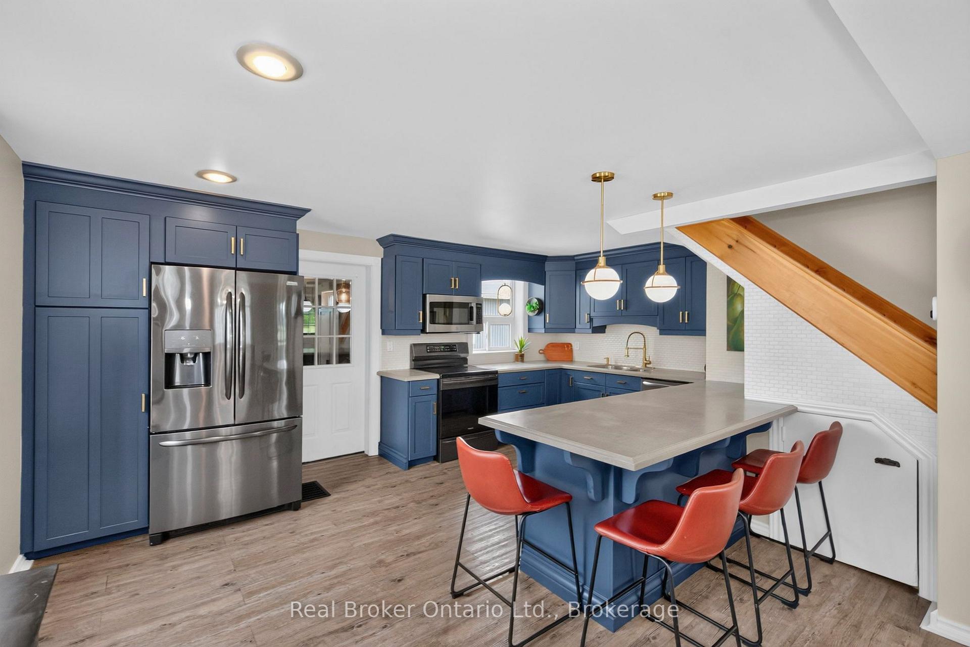 Photo 11 of 597 Lafontaine Road W, Tiny, Rural Tiny — HOMEH