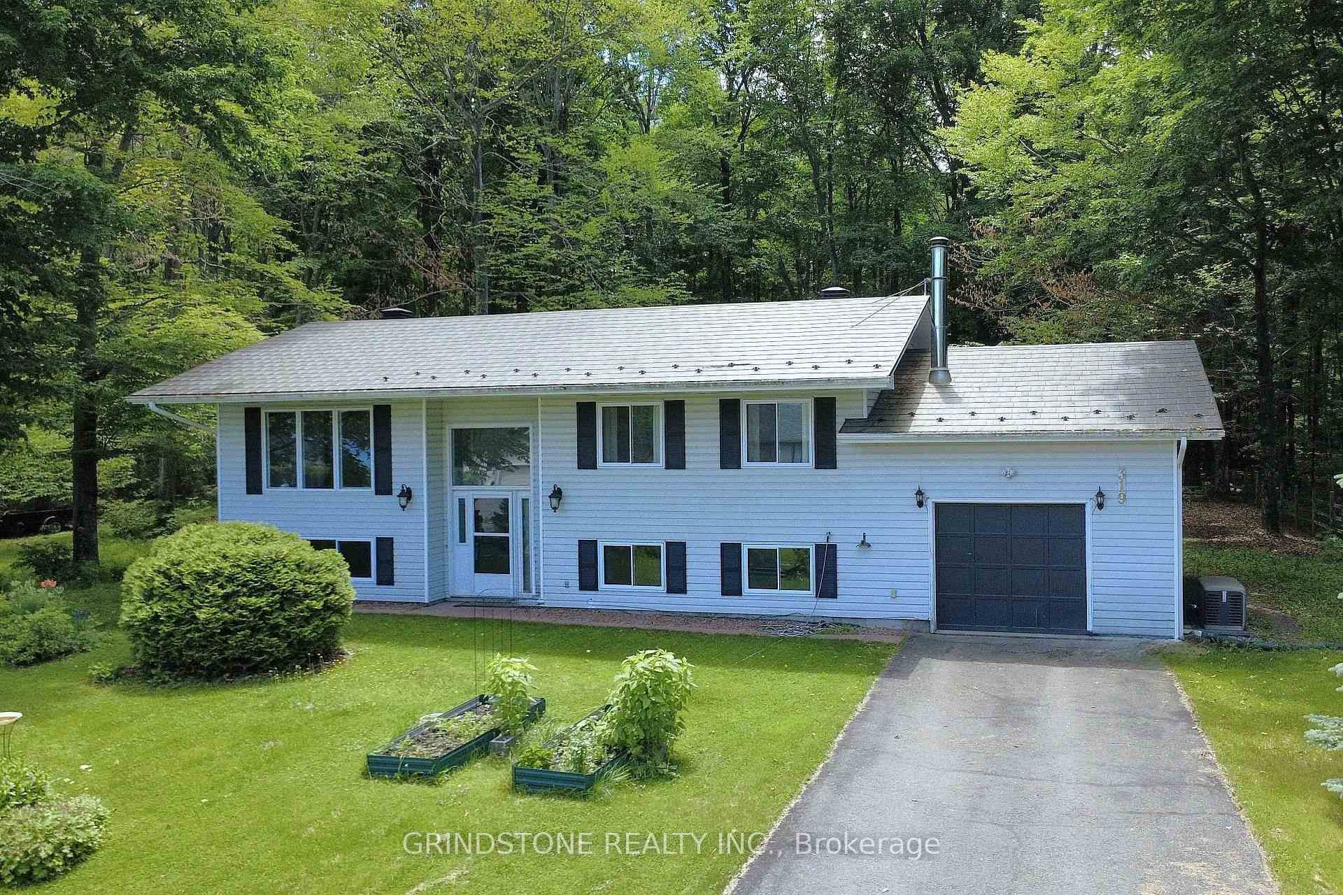 Photo 2 of 319 Riverwood Drive, Ottawa, Woodlawn/Maclarens Landing/Kilmaurs — HOMEH