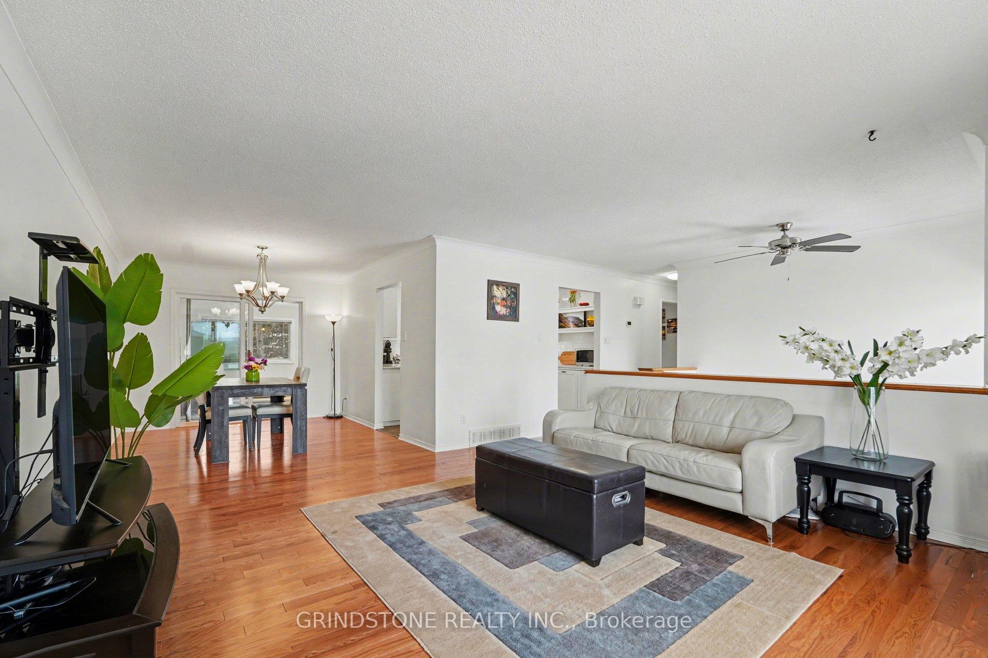 Photo 4 of 319 Riverwood Drive, Ottawa, Woodlawn/Maclarens Landing/Kilmaurs — HOMEH